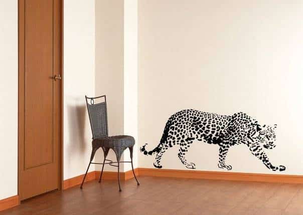 Виниловая наклейка на стену Леопард