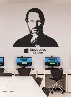 Дизайнерская наклейка на стену Стив Джобс (портрет)